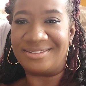 Meet your Posher, Rolanda